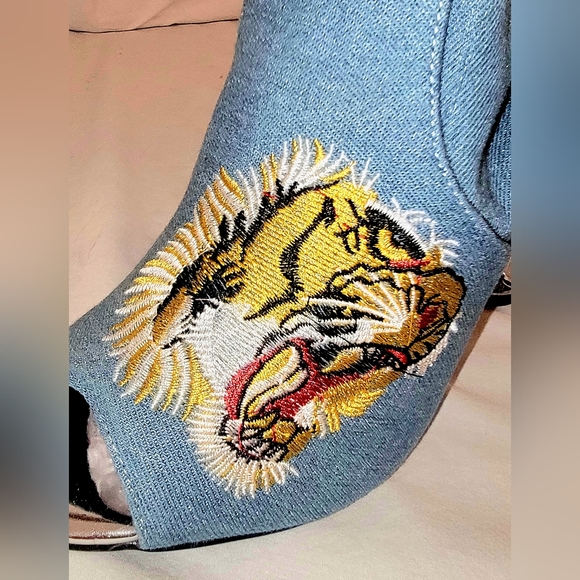 Cape Robbin Denim Embroidered Booties NEW (without box) Size 6.5 - Picture 7 of 9